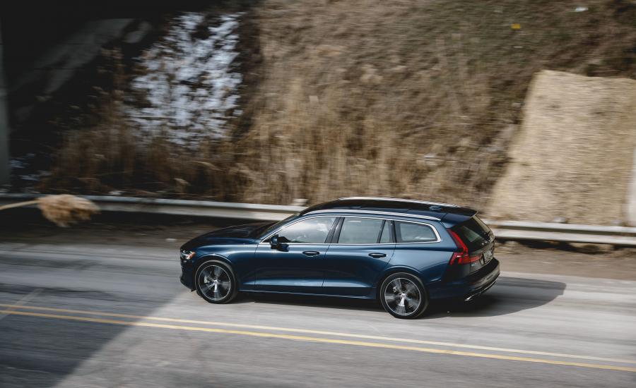 Volvo V60 T6 Inscription 2018 года  (NA) (фото 3 из 27)